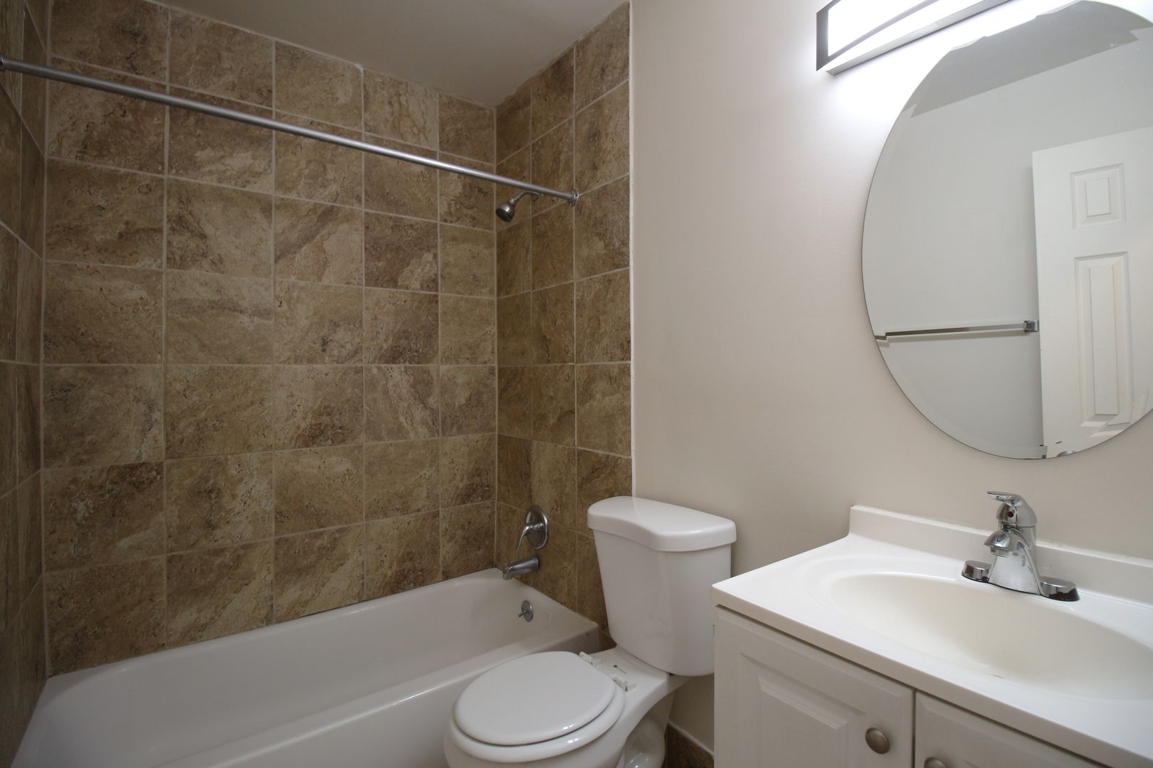 Middletown Apartment: 700 Stratford Lane