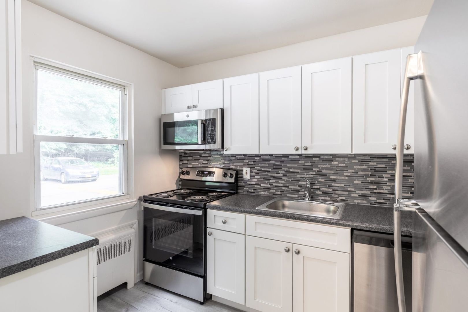 Middletown Apartment: 100-700 Stratford Lane