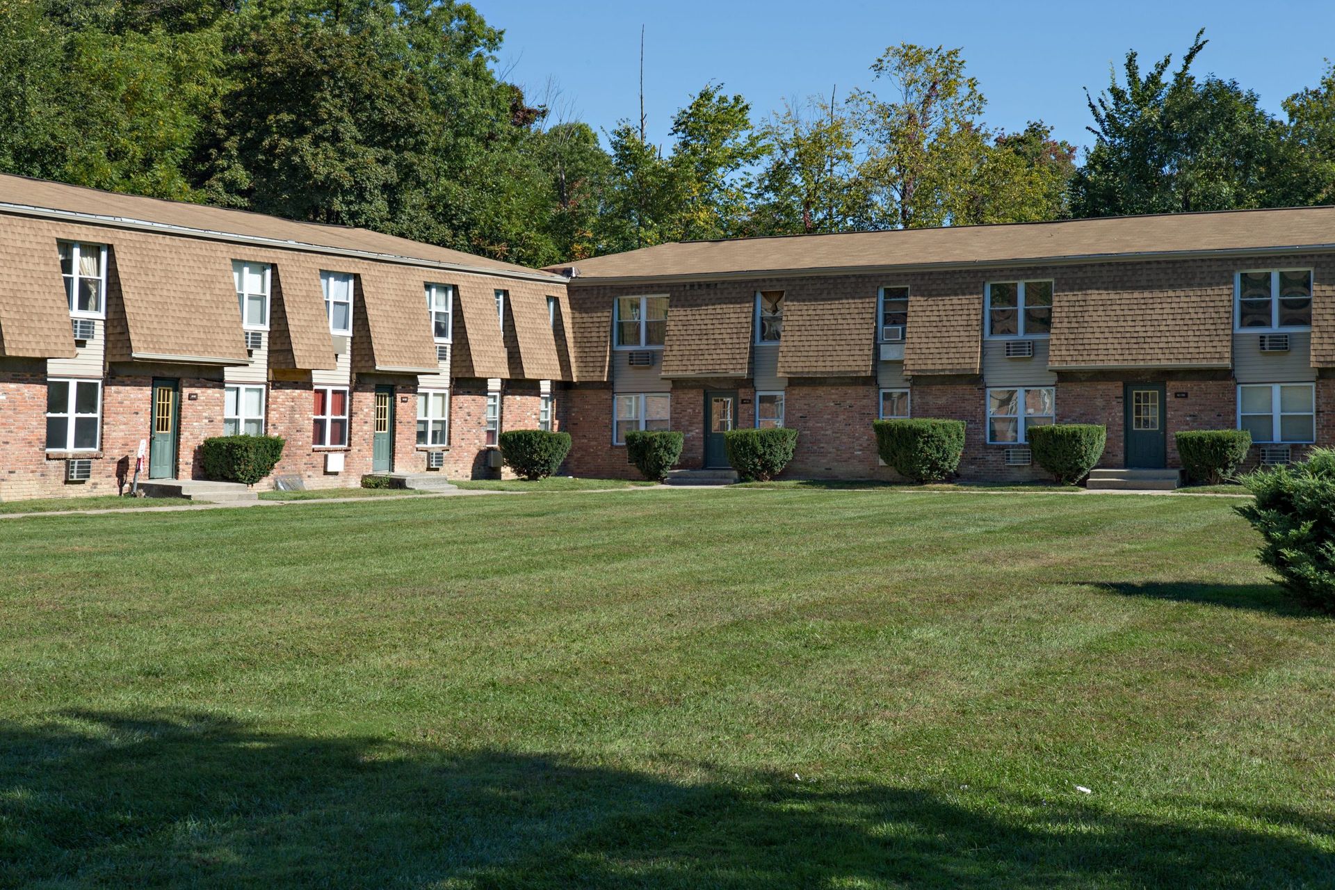 Country Manor Apartments