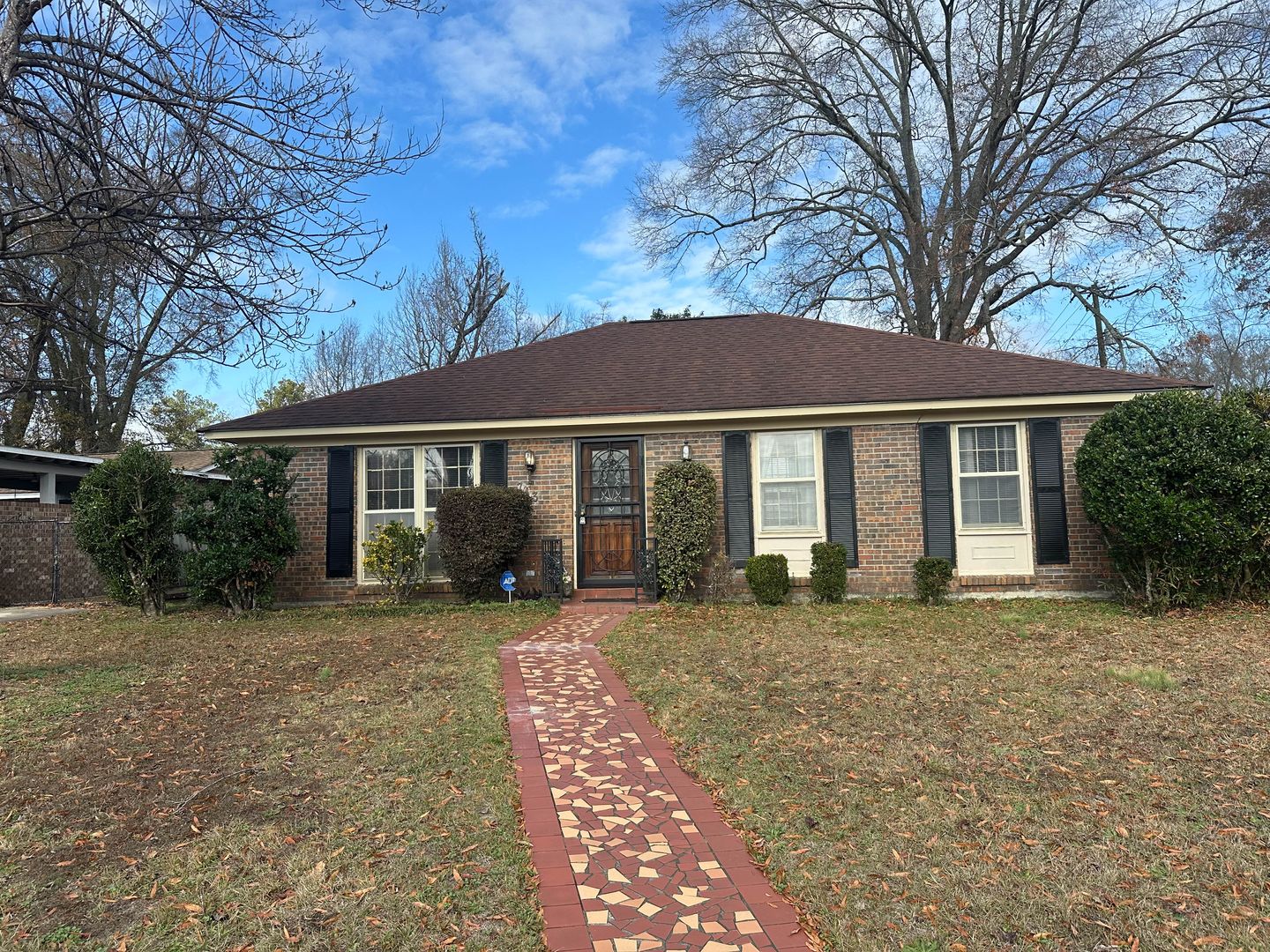 Montgomery House: 743 Leicester Dr