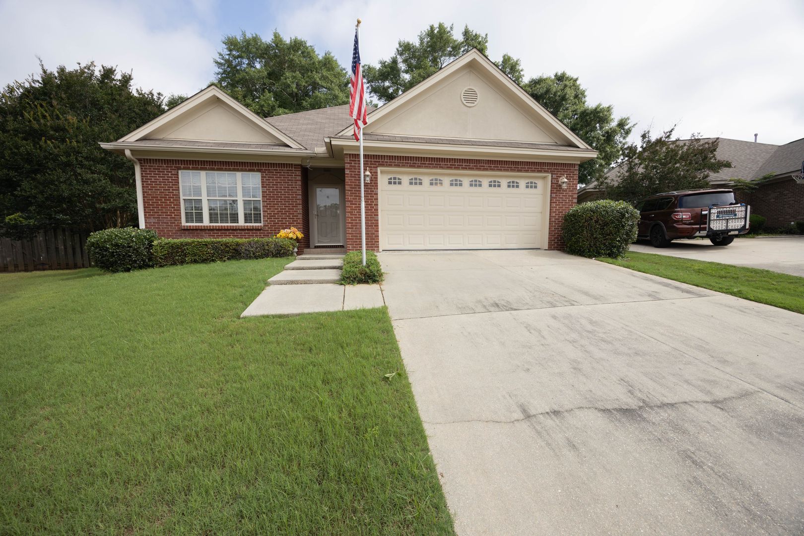 Prattville House: 106 Sweet Meadow Ct.