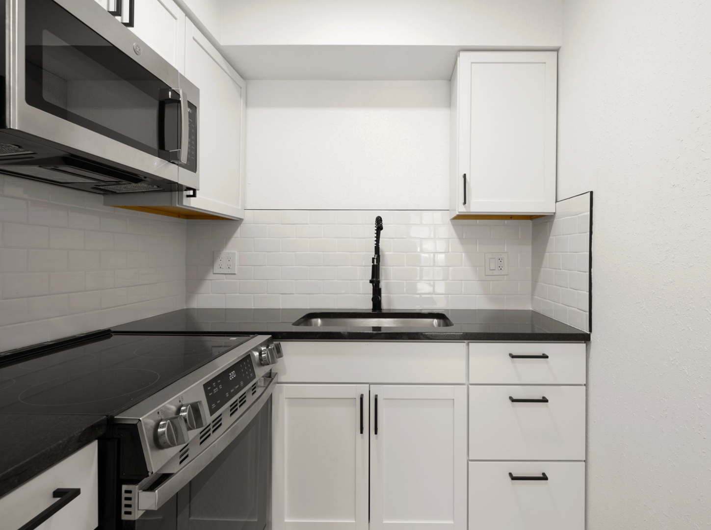 Independence Apartment: 9715 E 35th Terrace S