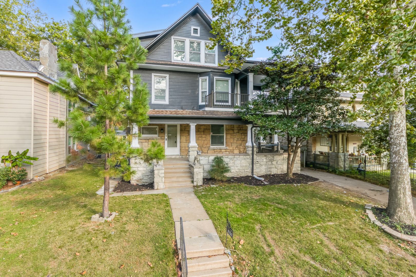 Kansas City Apartment: 4109 Warwick Blvd