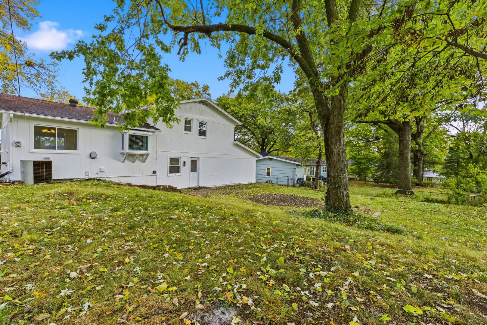 Overland Park House: 8826 Marty St