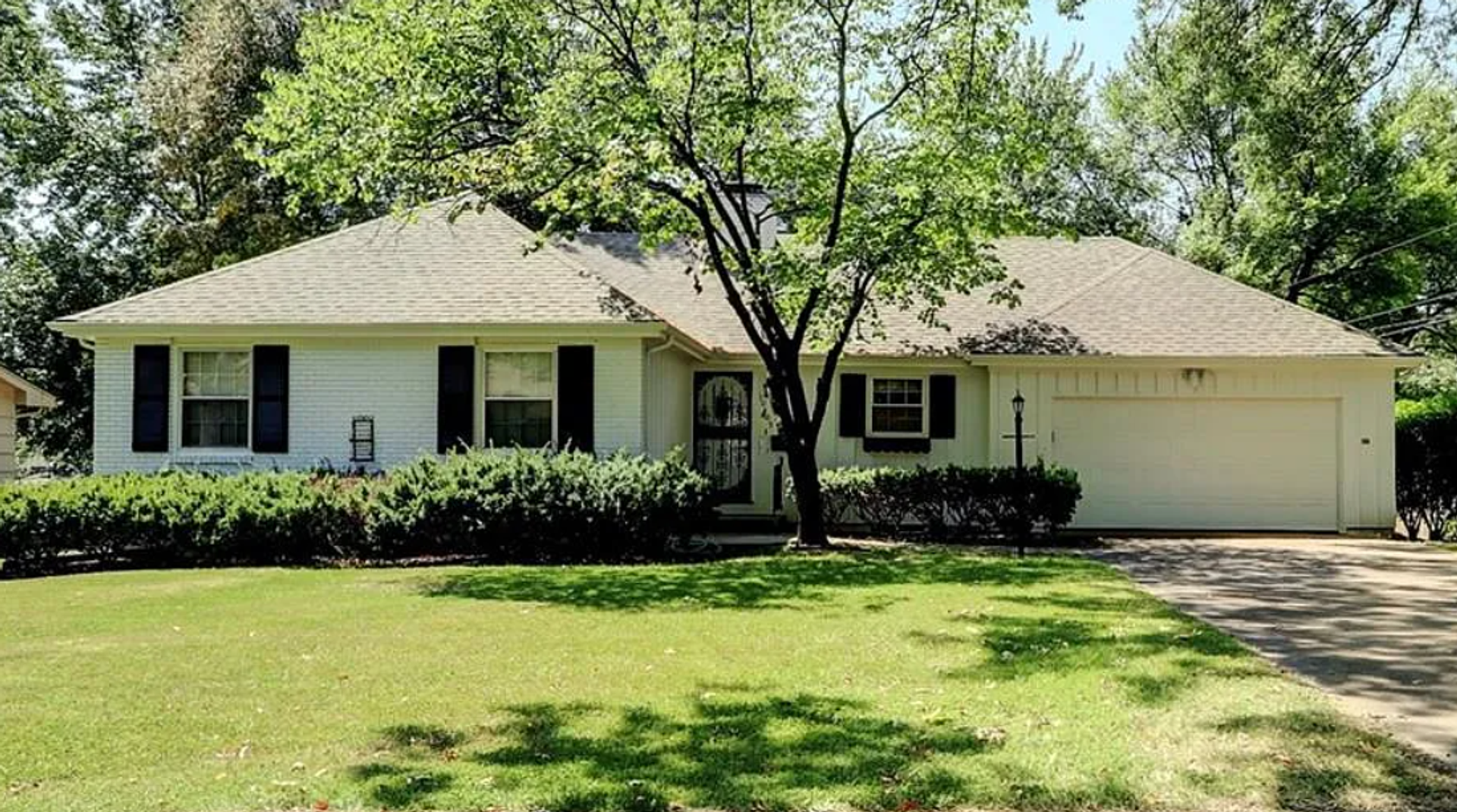 Raytown House: 10405 E 79th Ter