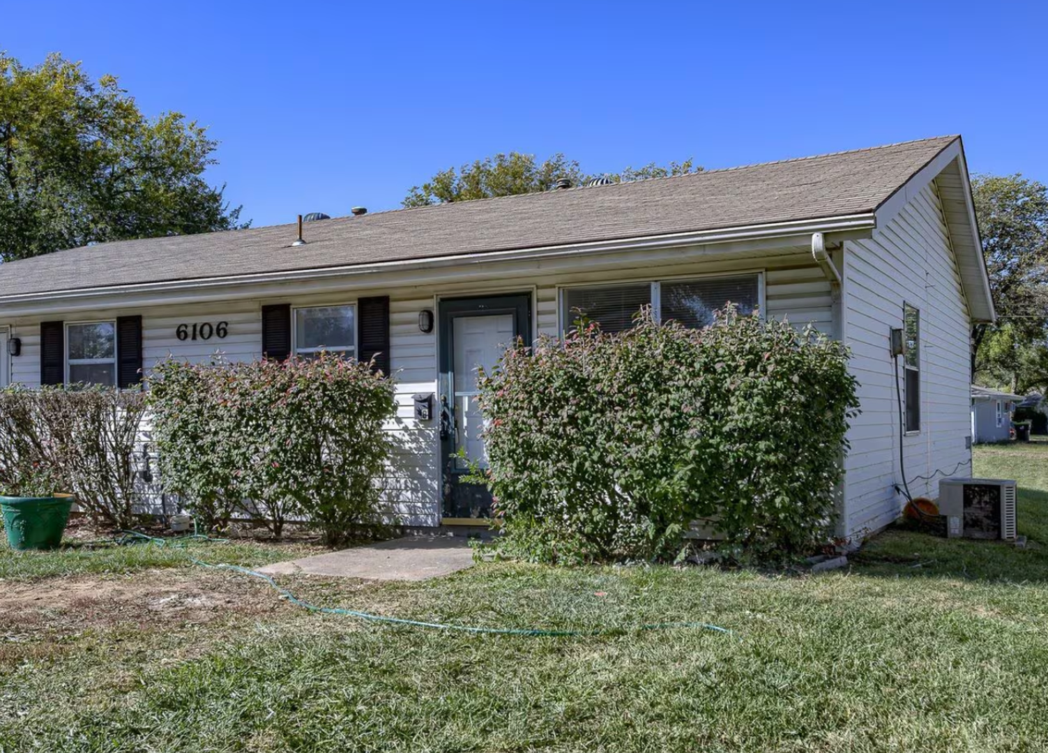 Grandview Apartment: 6106 E 153rd Terrace