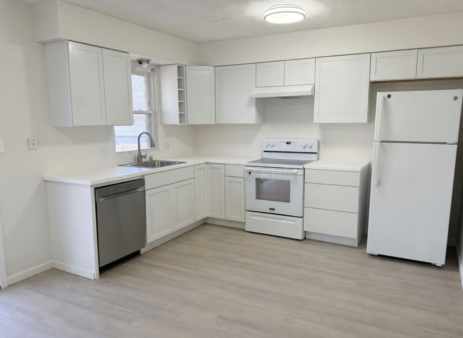 Independence Multiplex: 2901-2903 S Tepee Ave