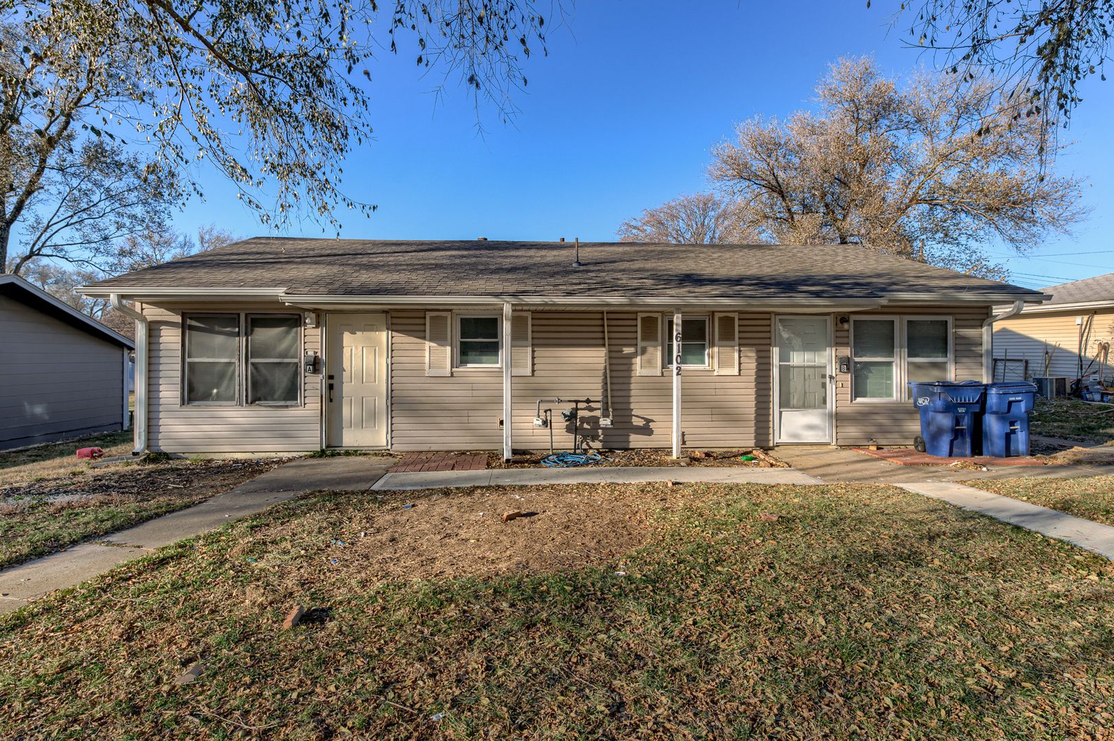 Grandview Apartment: 6102 E 153rd Terrace
