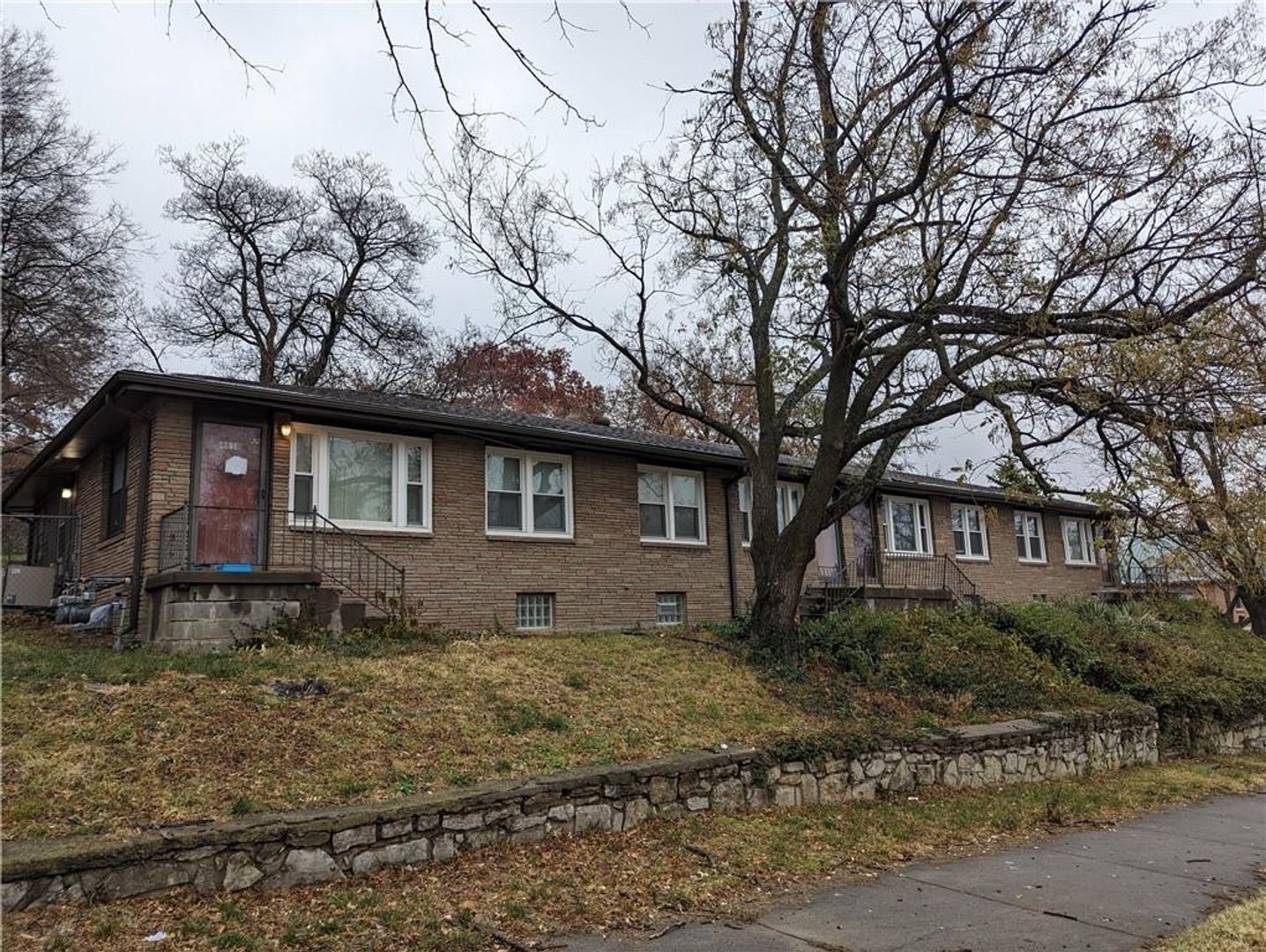 Kansas City Apartment: 4610-4616 Linwood Blvd