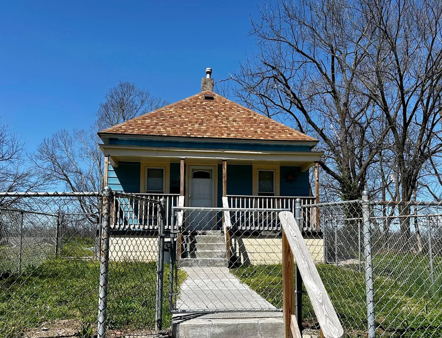 Kansas City House: 2956 Hiawatha St