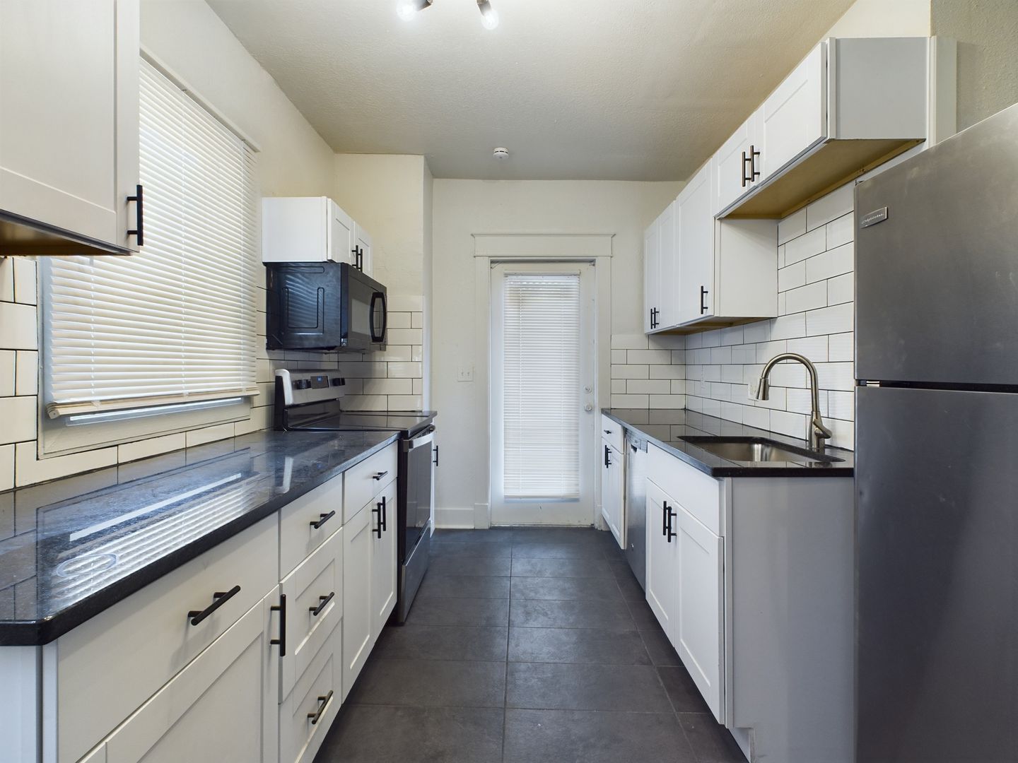 Kansas City Apartment: 3937-3939 Troost Ave