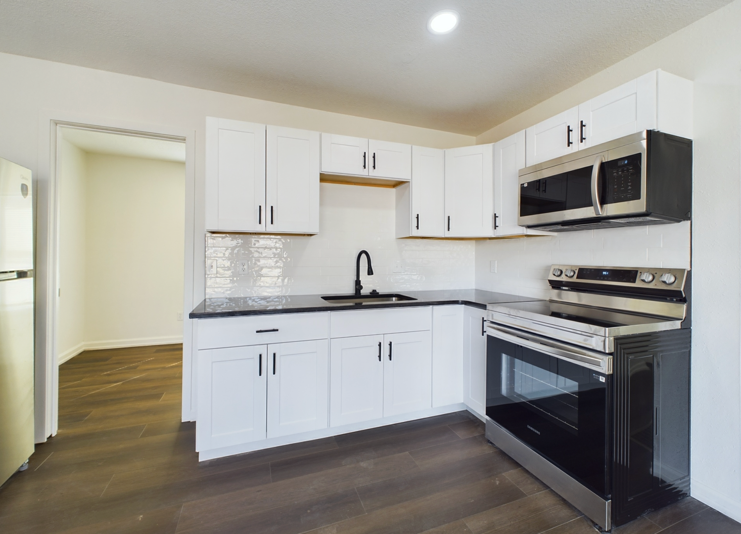 Kansas City Apartment: 8600 Countryshire Ln