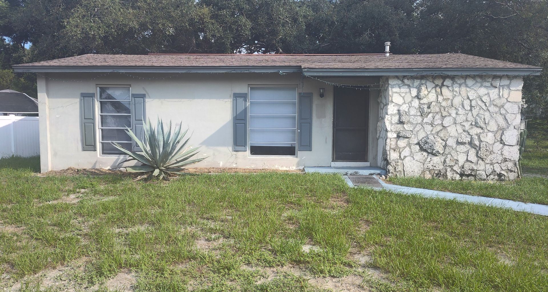 SPRING HILL House: 7429 PINEHURST DR.