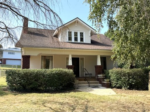 Distinctive Historic Professional Office in an Exceptional Woodfin Location! – photo 1