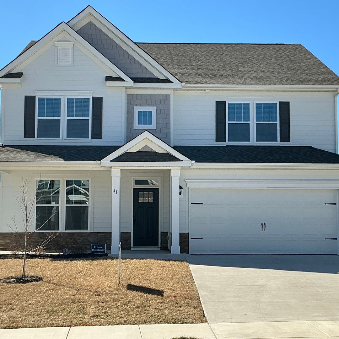 Hendersonville House: 41 Silverthorne Ct.