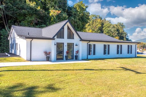 18 Peachtree Dr - Office #8