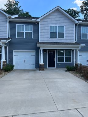 Like-New 3-Bedroom Townhome