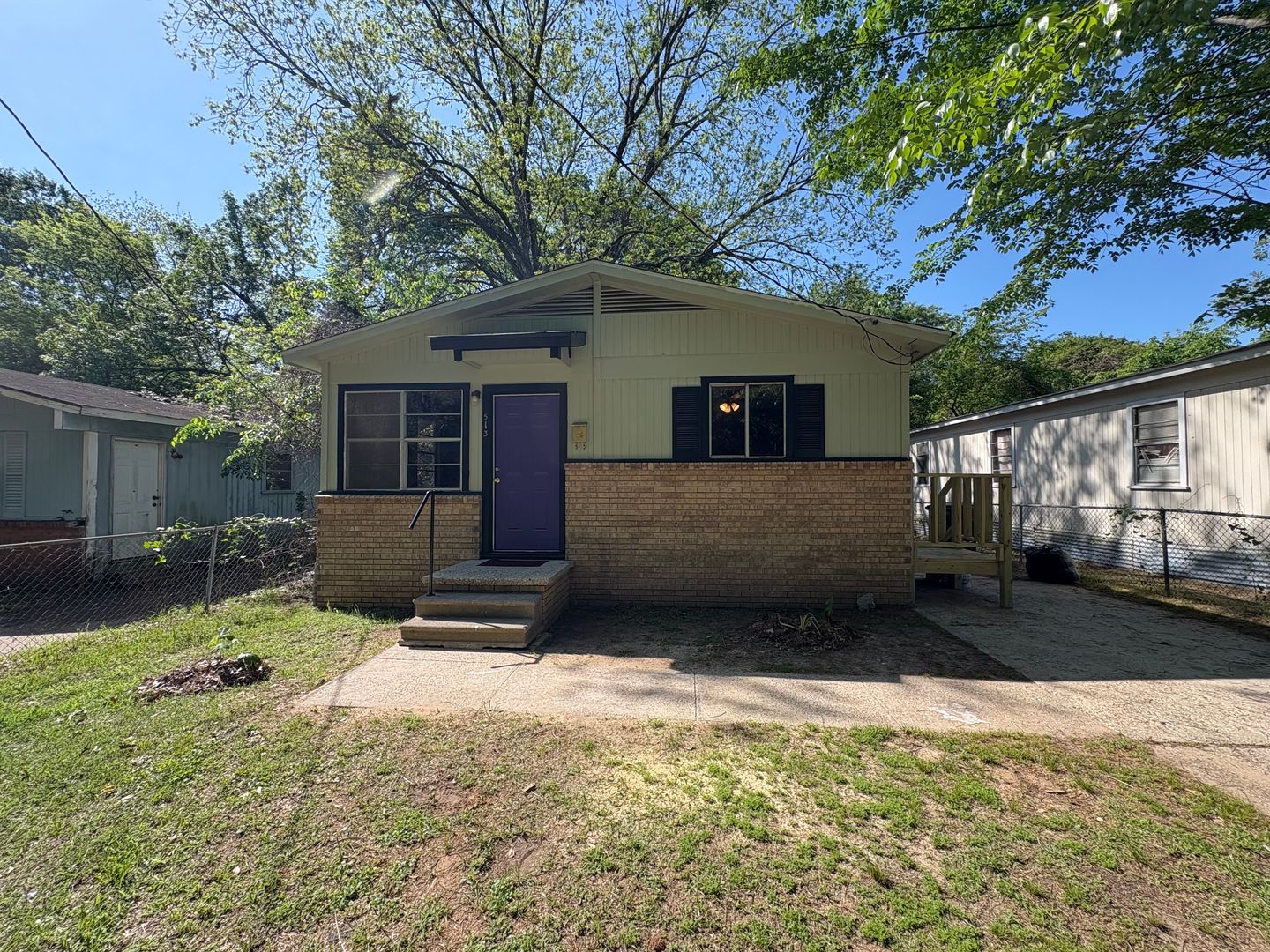 Shreveport House: 513 Sassafras Ave