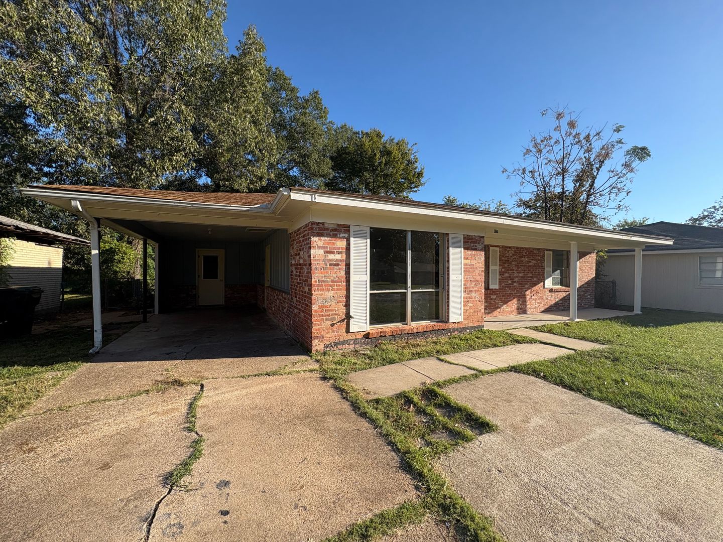 Shreveport House: 629 Woodmont Place