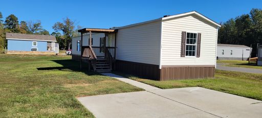 Beautiful 3 bedroom/2 bath mobile home in Willow Oak Community, Keithville – photo 1