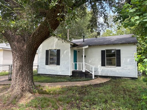 Adorable 2 bedroom/1 bath home – photo 1