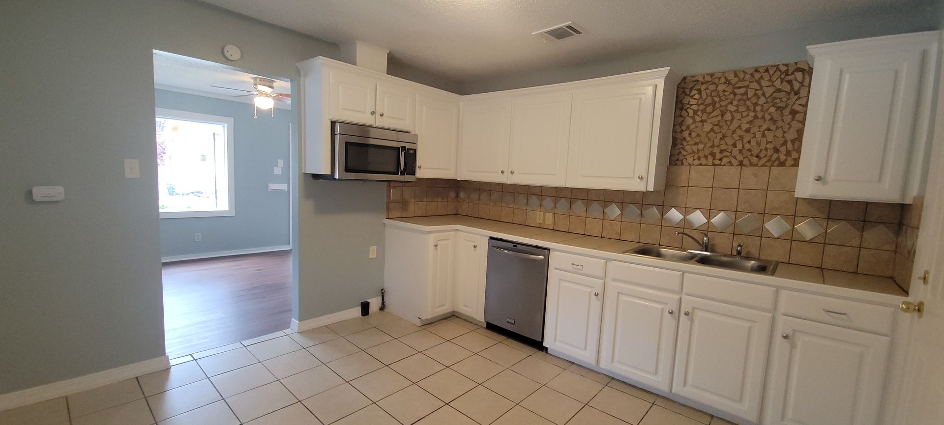 Shreveport House: 5960 Ledbetter St