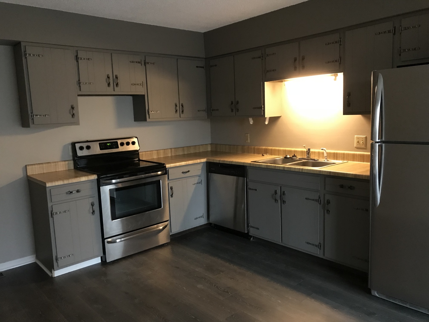 Columbia Apartment: 4632, 4634 Lake Valley