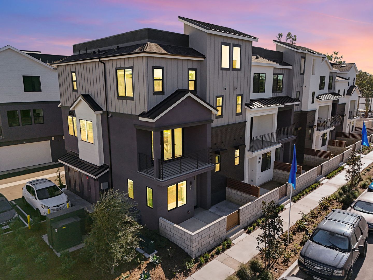 Huntington Beach Townhome: 19071 Main St #125