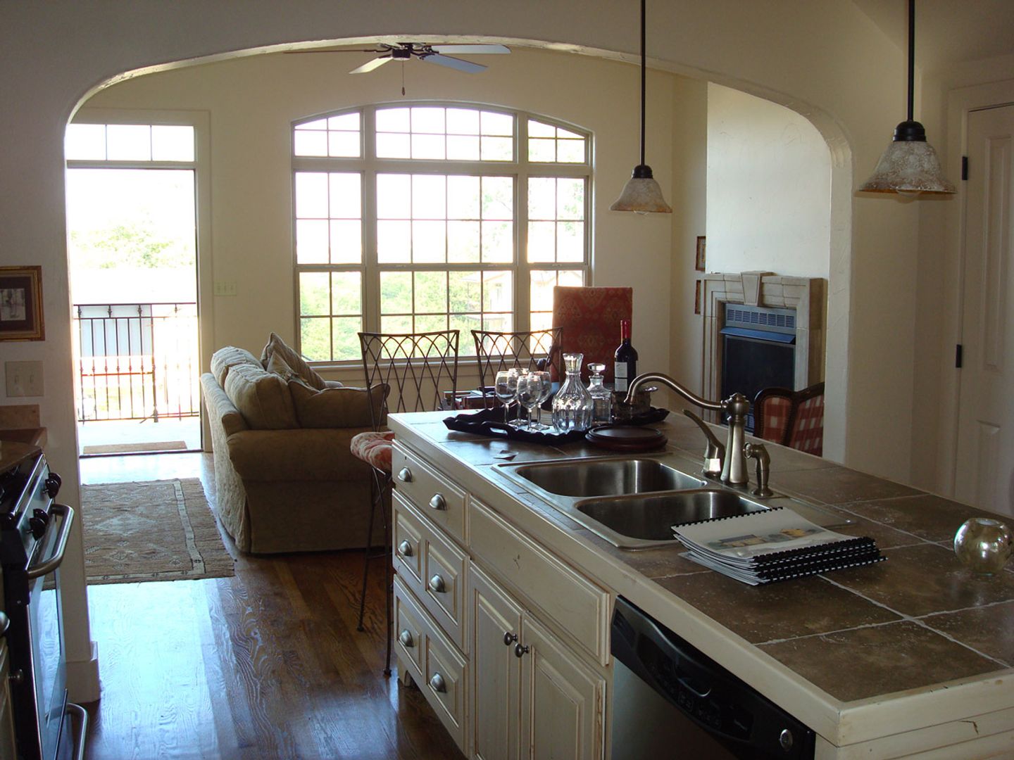 Fayetteville Apartment: N. Olive Avenue,