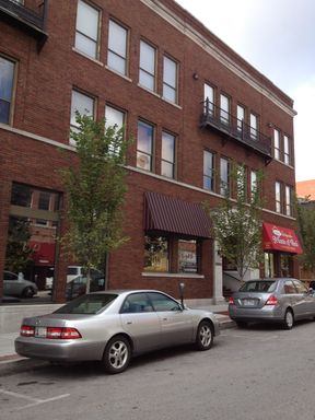 Urban Condo off the Downtown Fayetteville Square!!! Available 10/1/26! – photo 1
