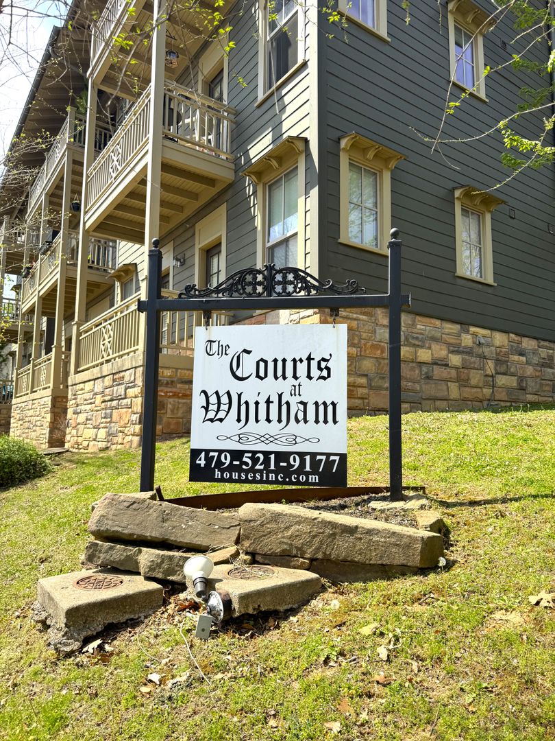Fayetteville Apartment: 705 W Douglas