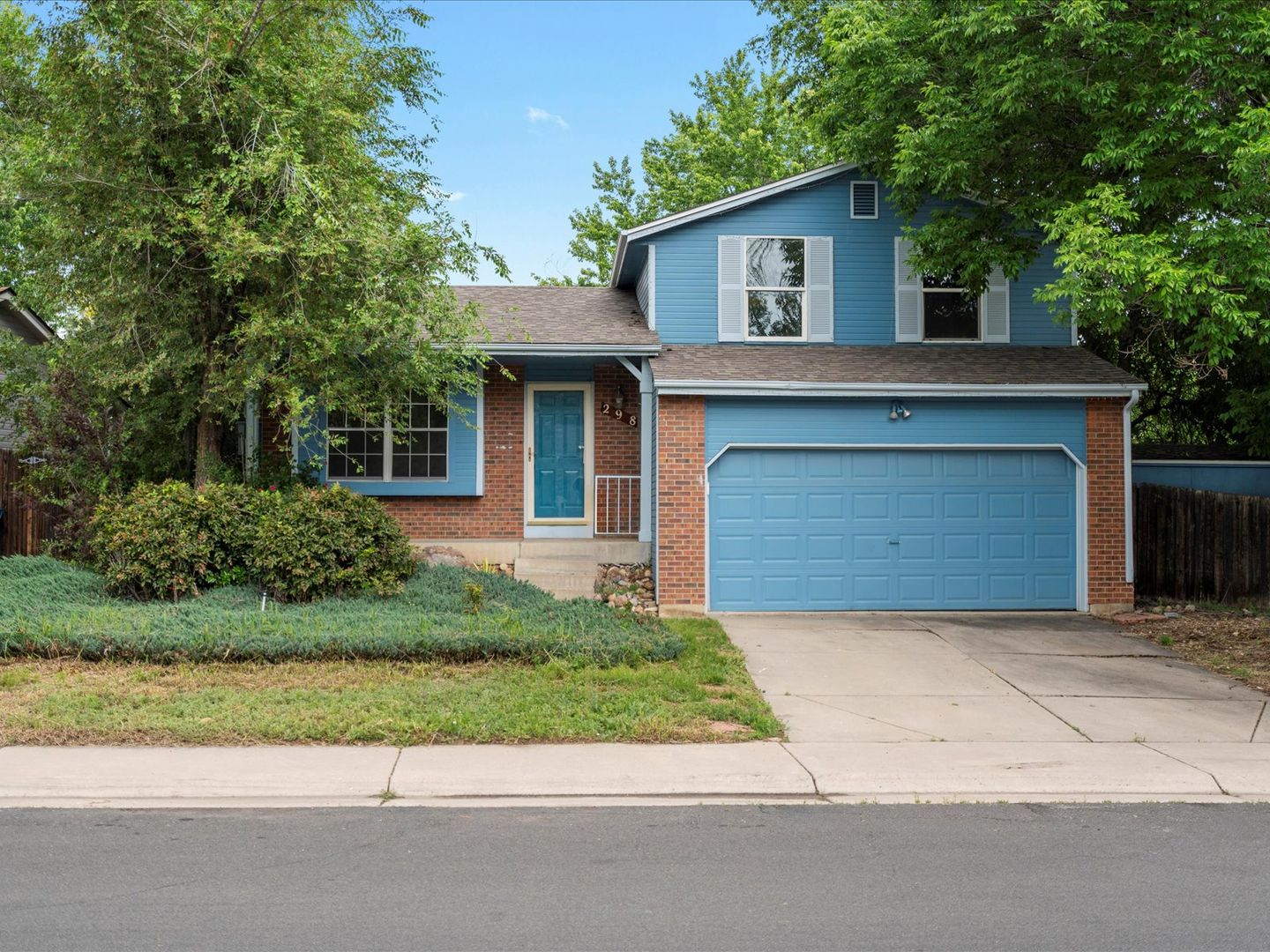 Louisville House: 298 S. Hoover Ave