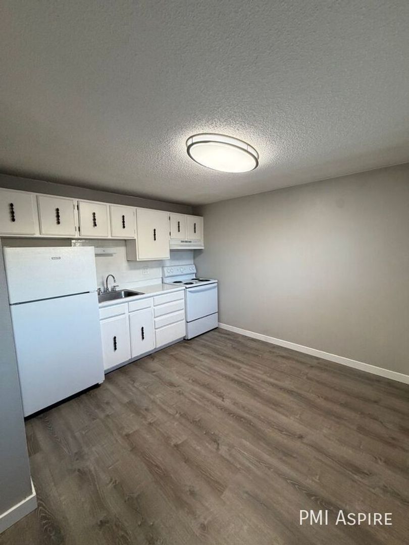 Lakewood Condo: 1060 Teller Street