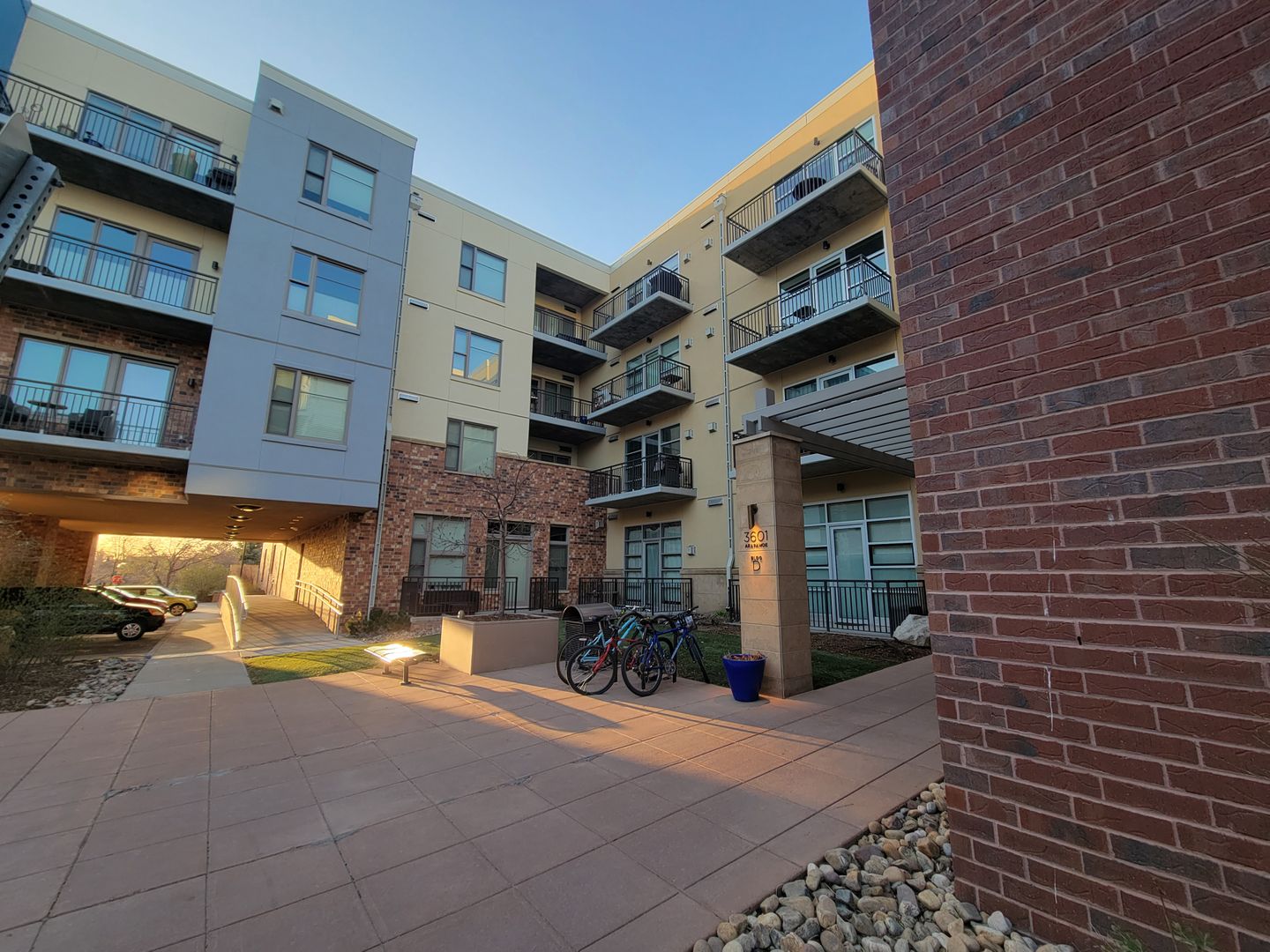 Boulder Condo: 3601 Arapahoe Ave. #402-D