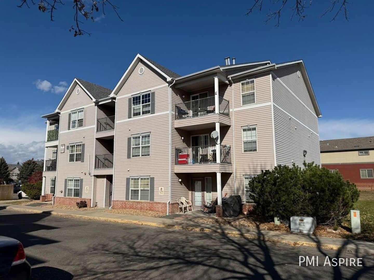 Longmont Condo: 321 Quail Rd