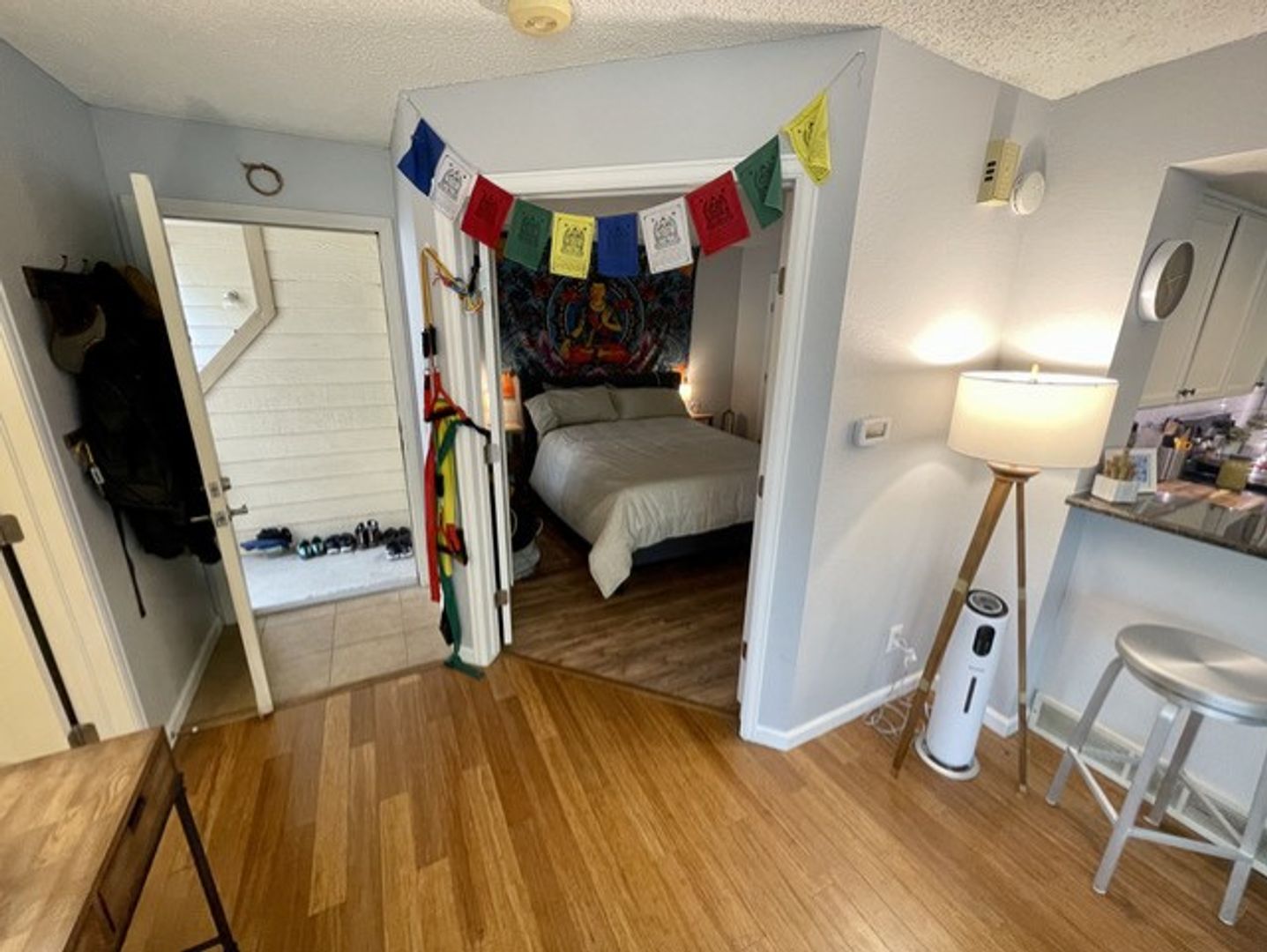 LO-4871 White Rock Circle #G 10 of 12