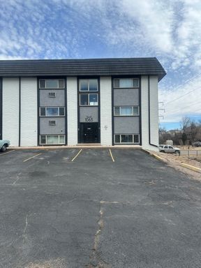 1 MONTH FREE! Updated 1 Bedroom 1st Floor Apartment Home in Lakewood near Hwy 6! – photo 1