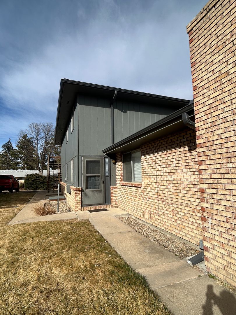 Longmont Condo: 726 Delaware Avenue #B