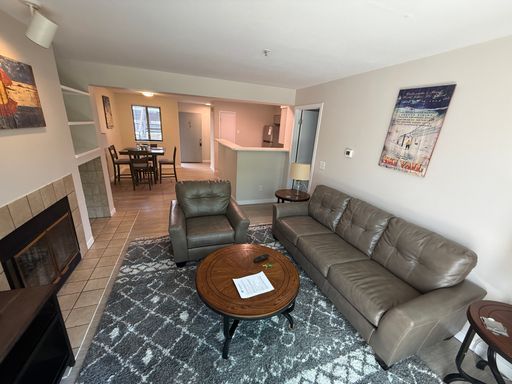 Short-mid term housing, furnished condo 2 bed/2 bath walking distance to Pearl St., CU and close to Hiking and Biking – photo 1