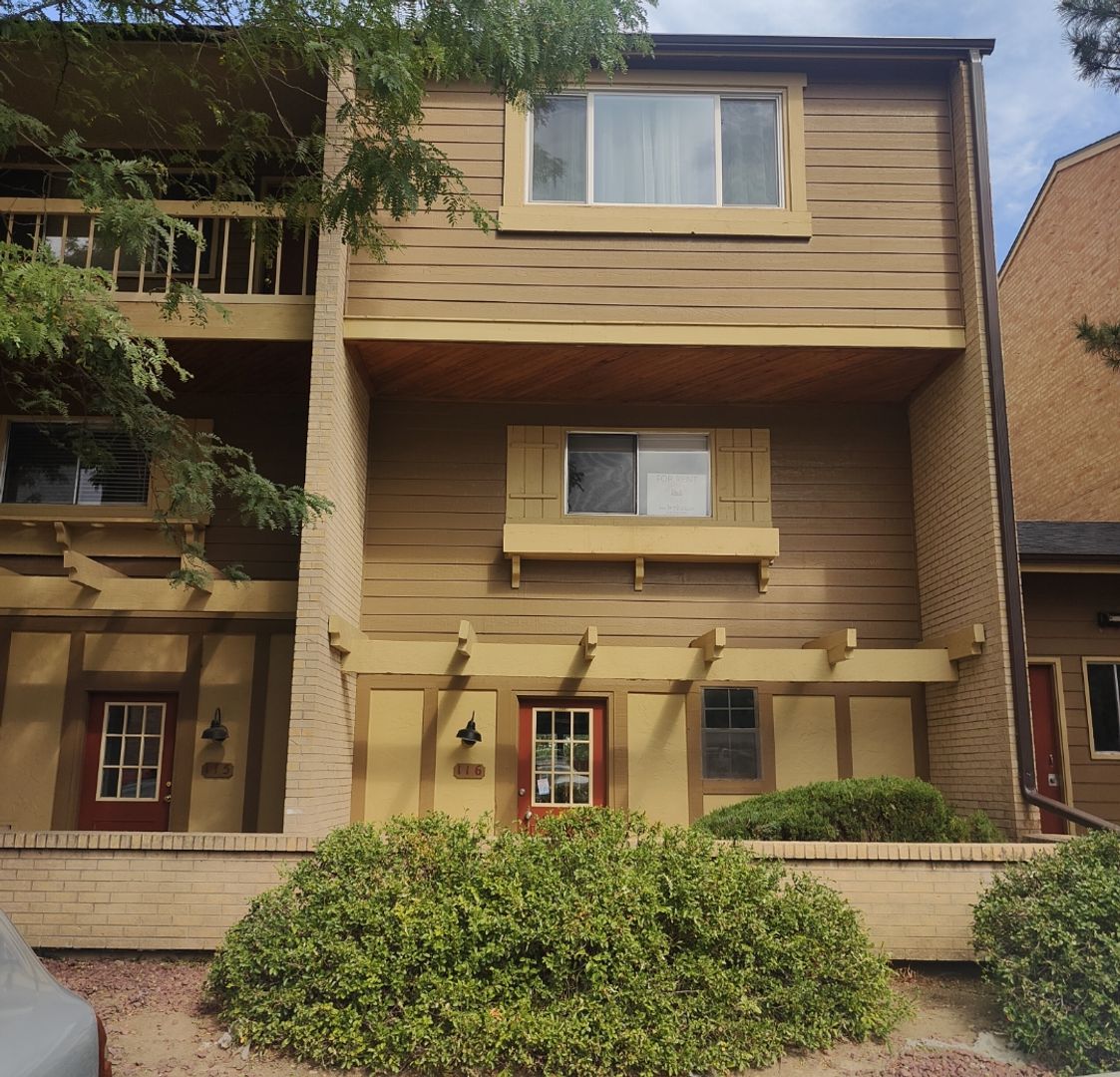 Boulder Condo: 3000 Colorado Avenue