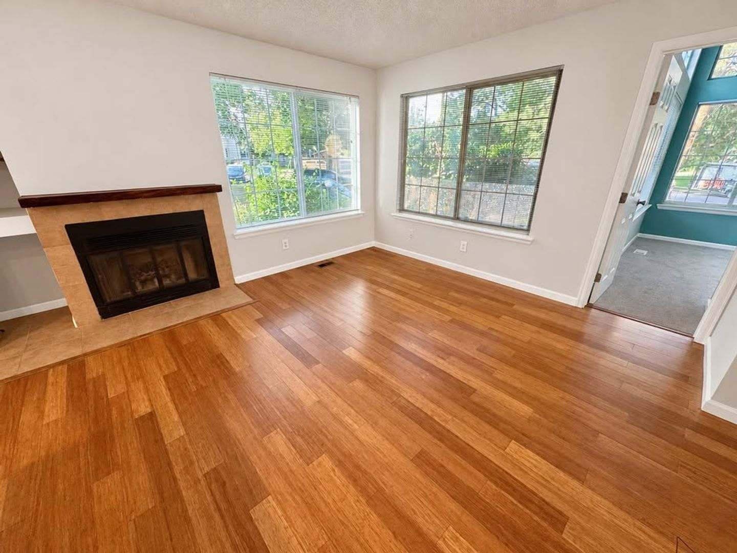 LO-4871 White Rock Circle #G 4 of 12