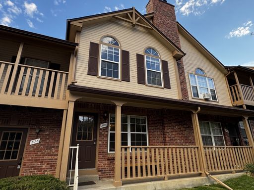 Sunny 2 Bedroom Townhome
