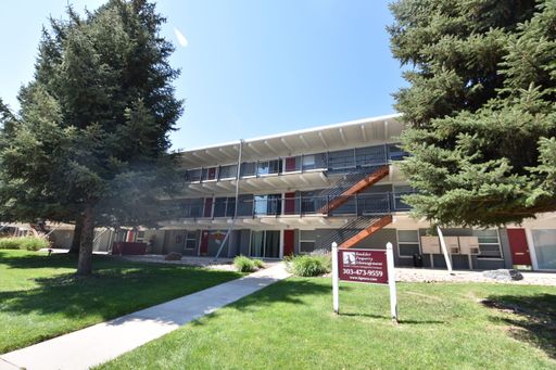 Spacious 2 Bedroom Apartment Near CU – photo 1