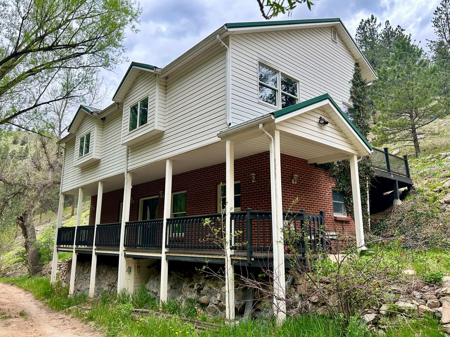 Boulder House: 724 Fourmile Canyon Drive