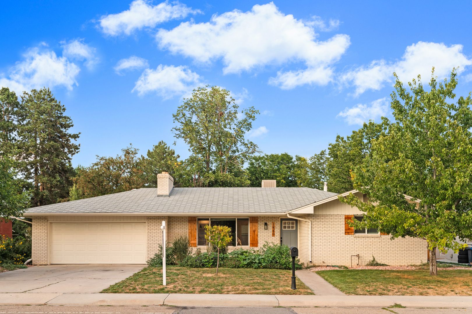 Longmont House: 1440 Northwestern Road