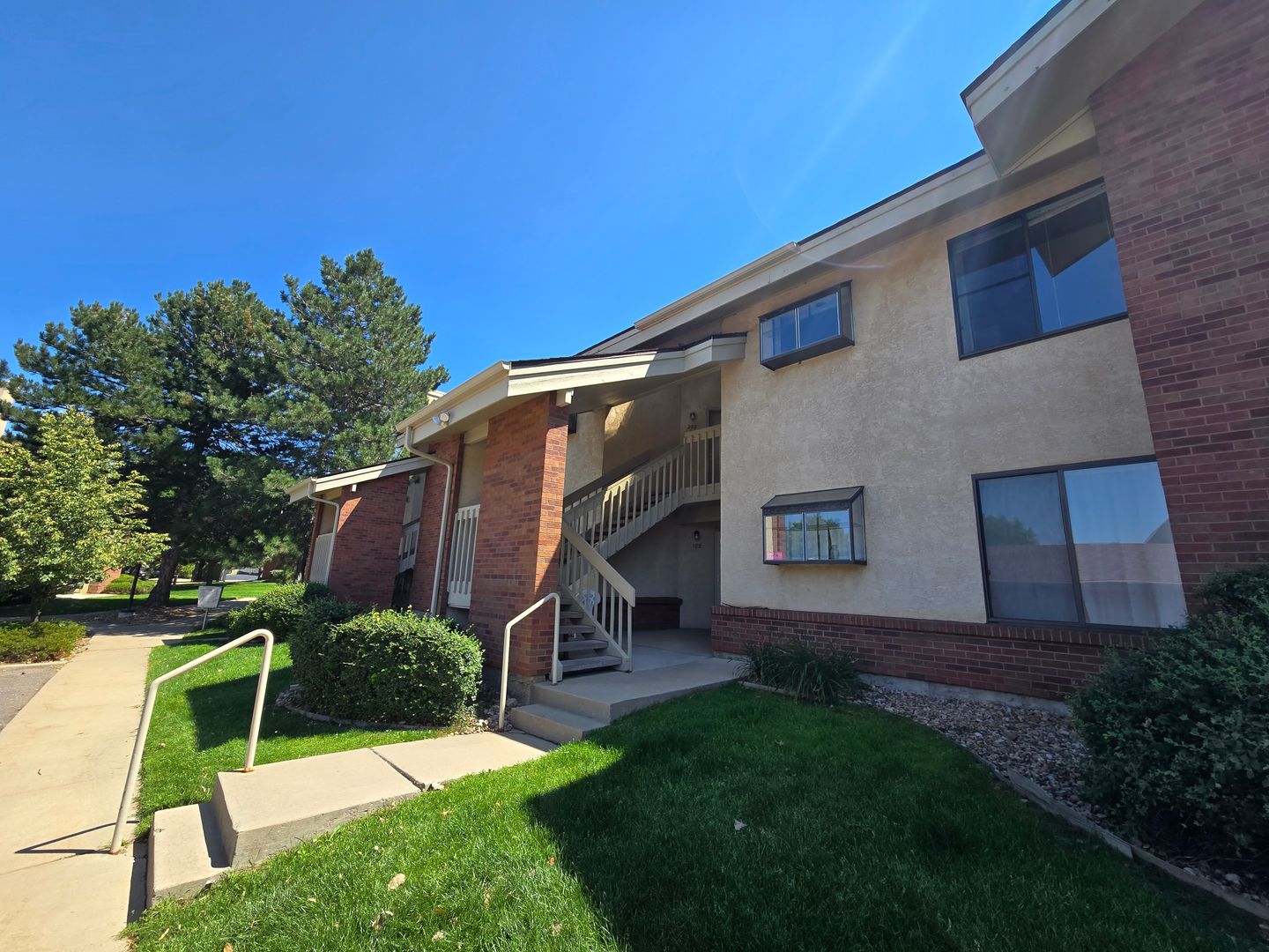 Boulder Condo: 595 Manhattan Drive #203