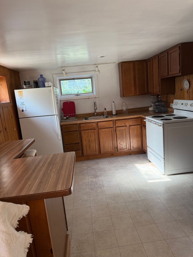 Boulder House: 1905 Mariposa Ave