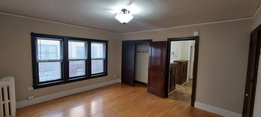 Charming Studio Apartment in Prime Grand Avenue Location – Summit Hill Neighborhood – photo 1