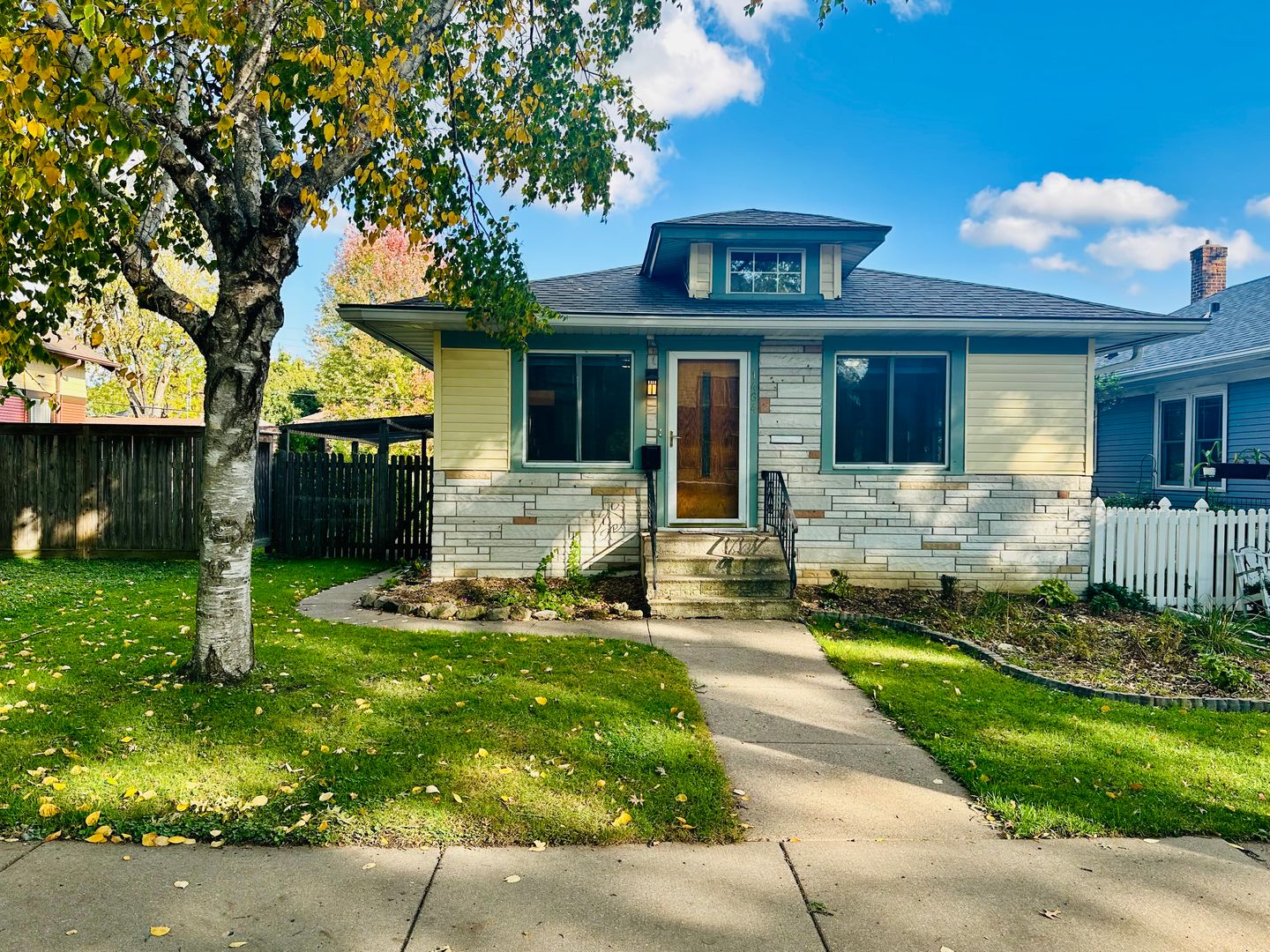 Saint Paul House: 1464 Sheldon Street