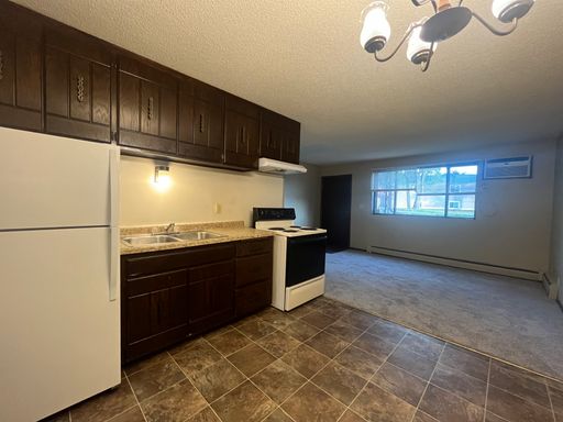 This clean one-bedroom unit is just what you've been looking for. – photo 1